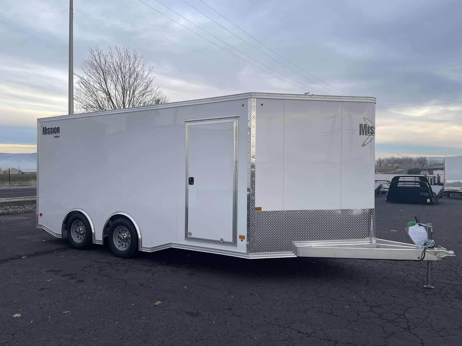 2025 Alcom 8.5 x 16 EZ Hauler Enclosed Trailer **3″ extra height**