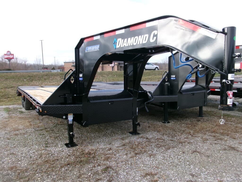 2025 Diamond C FMAX210 102″x 30′ 25k Equipment Trailer With MAX Ramps Stock #295528 Gooseneck Trailers – Spencer Trailers