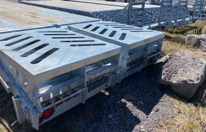 2023 Triumph 25′ Equipment Float - Image 7