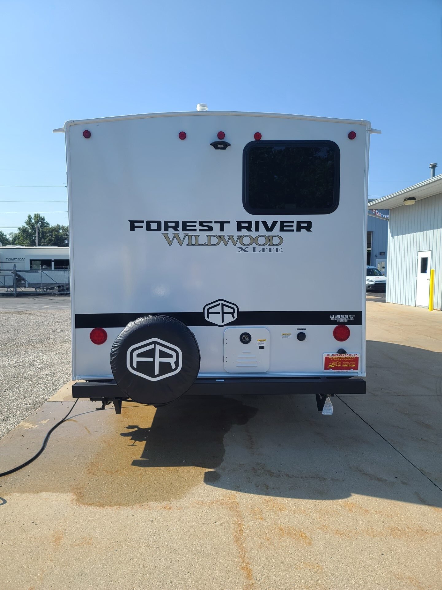 NEW 2025 Forest River Wildwood X-Lite 19DBXLX - Image 3