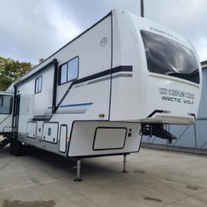 NEW 2025 Forest River Cherokee Arctic Wolf 3650SUITE