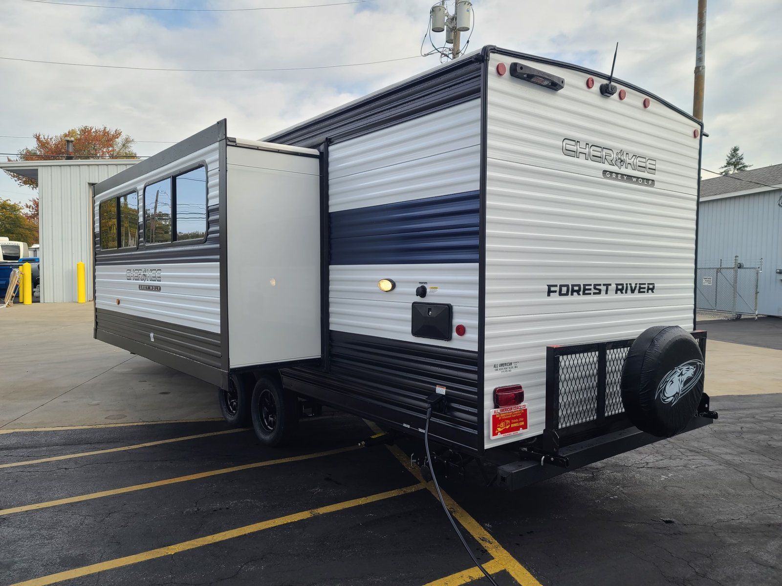 NEW 2025 Forest River Cherokee Grey Wolf 26LK - Image 3