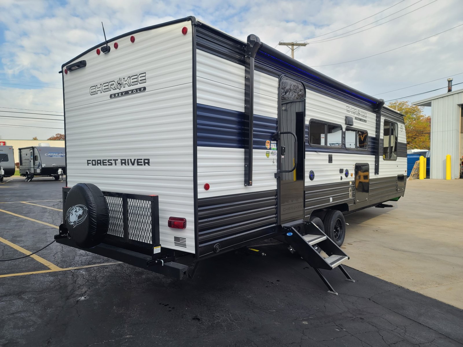 NEW 2025 Forest River Cherokee Grey Wolf 26LK - Image 2