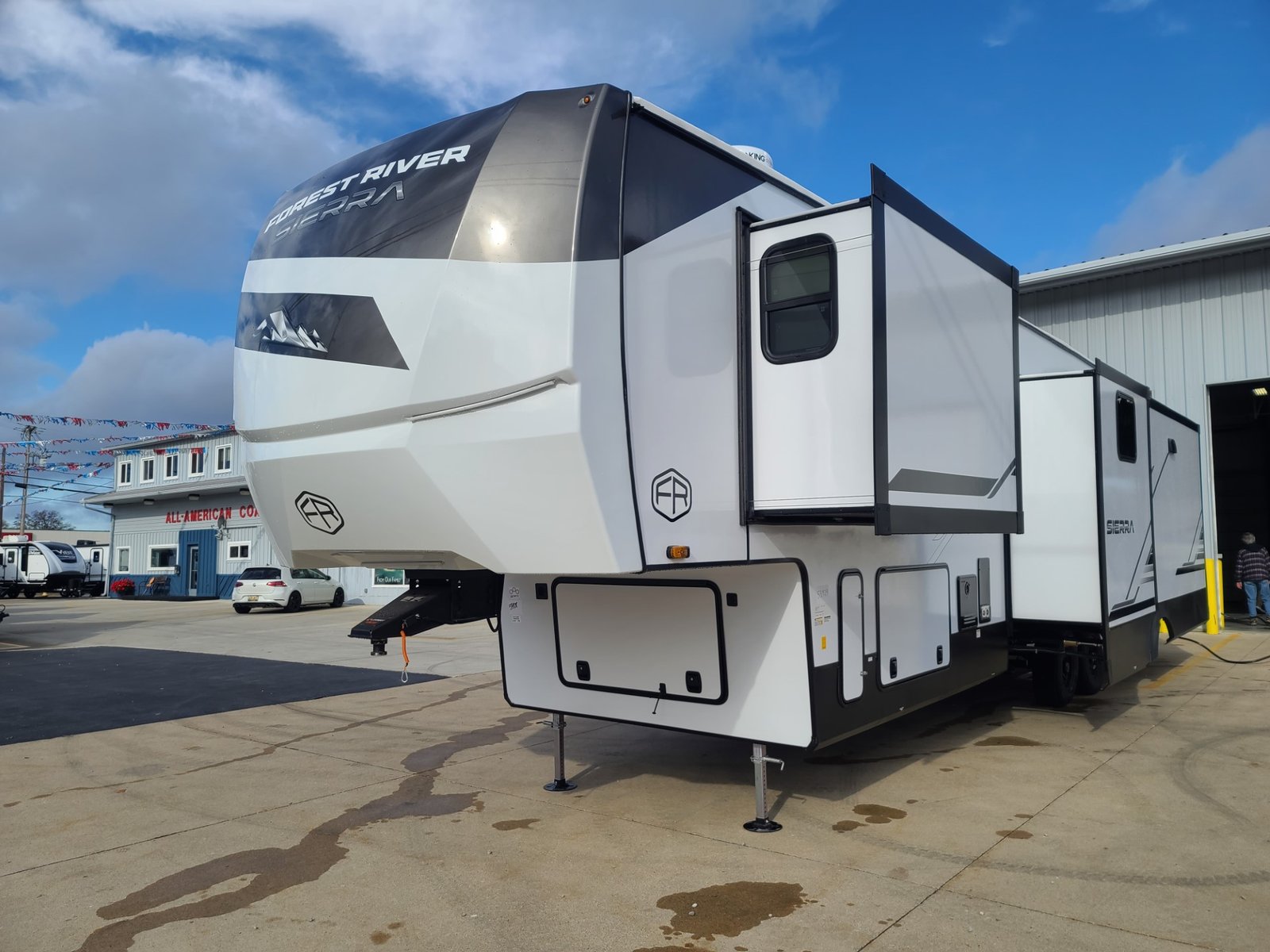 NEW 2025 Forest River Sierra 4003MB