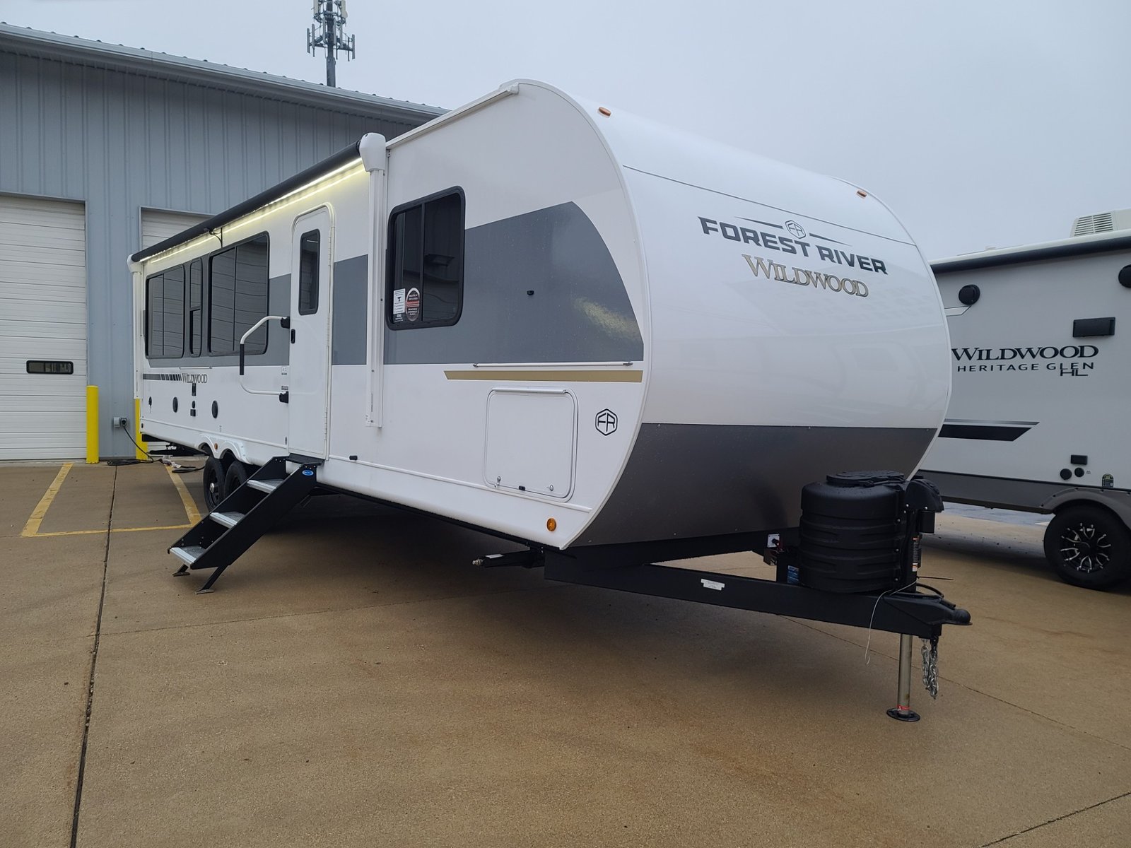 NEW 2025 Forest River Wildwood 28VIEWX